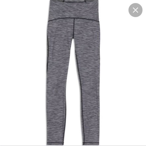 Lululemon Train Times 7/8 - Picture 1 of 3